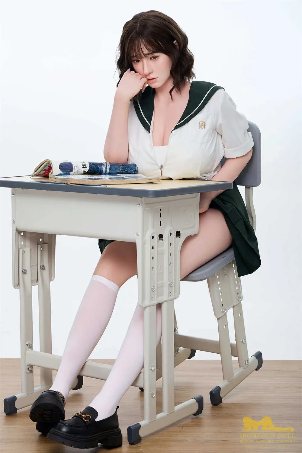 Irontech Doll Shemale 162 cm Silicone - Betty view 8