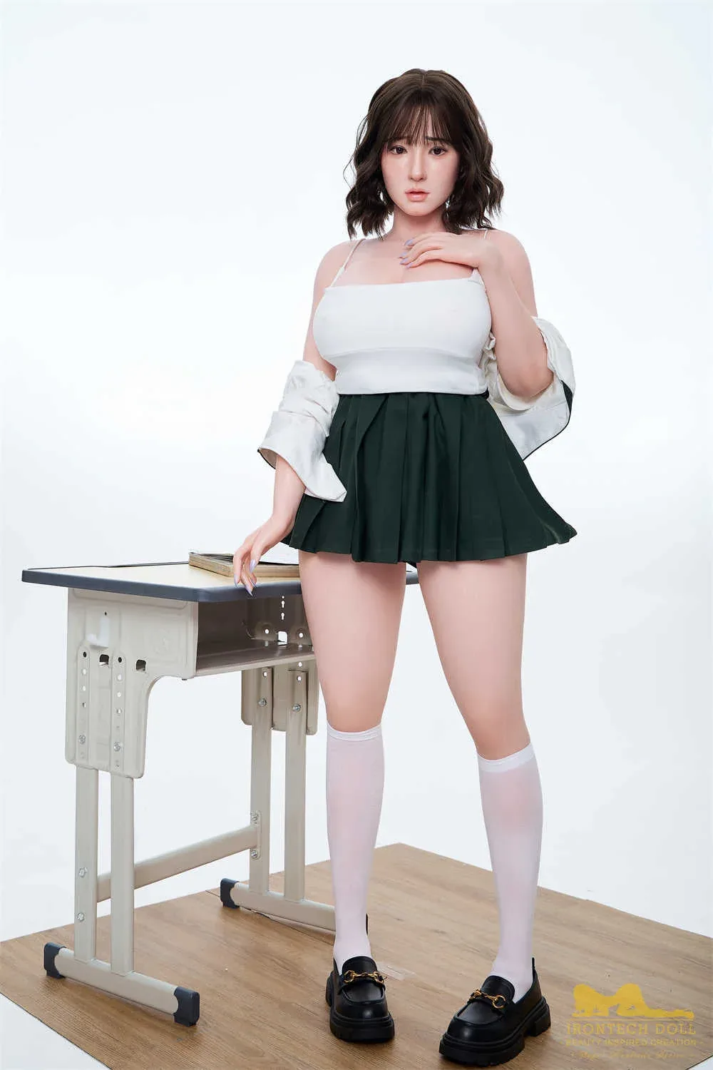 Irontech Doll Shemale 162 cm Silicone - Betty view 2
